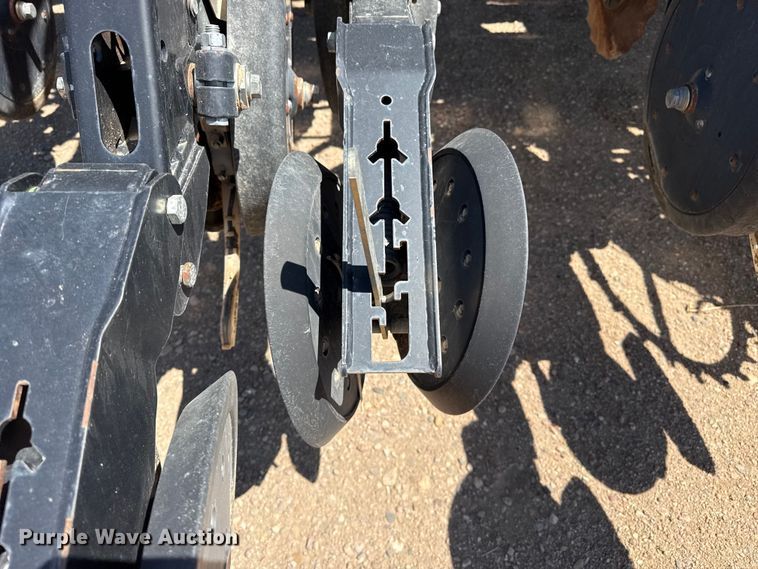 image for item DS6822 2010 Great Plains YP3025A-24TR twin row air seeder