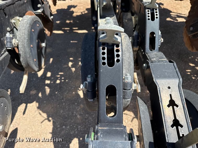 image for item DS6822 2010 Great Plains YP3025A-24TR twin row air seeder