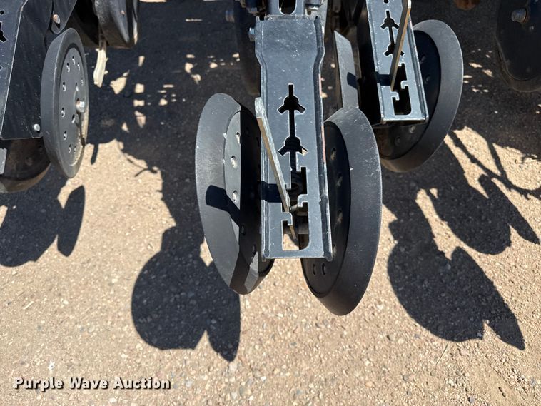 image for item DS6822 2010 Great Plains YP3025A-24TR twin row air seeder