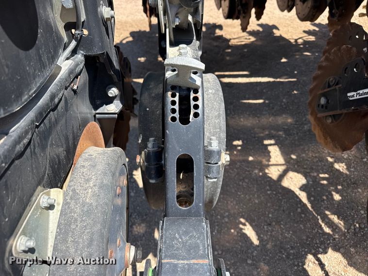 image for item DS6822 2010 Great Plains YP3025A-24TR twin row air seeder