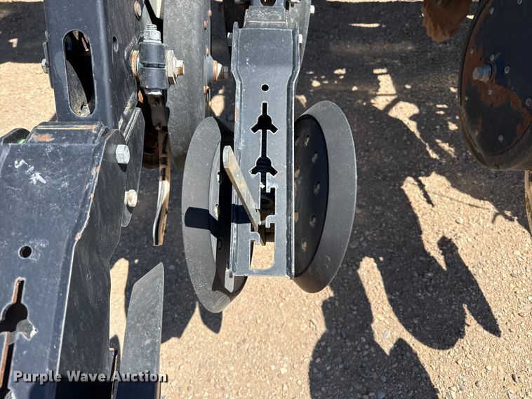 image for item DS6822 2010 Great Plains YP3025A-24TR twin row air seeder