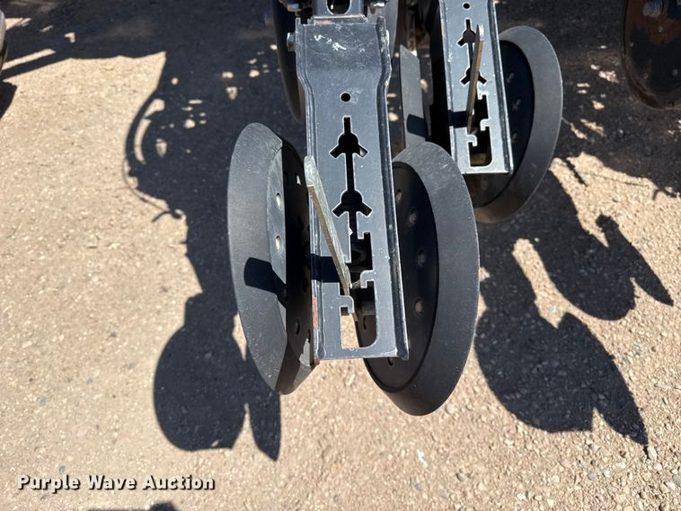 image for item DS6822 2010 Great Plains YP3025A-24TR twin row air seeder