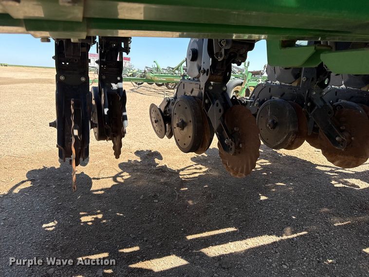 image for item DS6822 2010 Great Plains YP3025A-24TR twin row air seeder