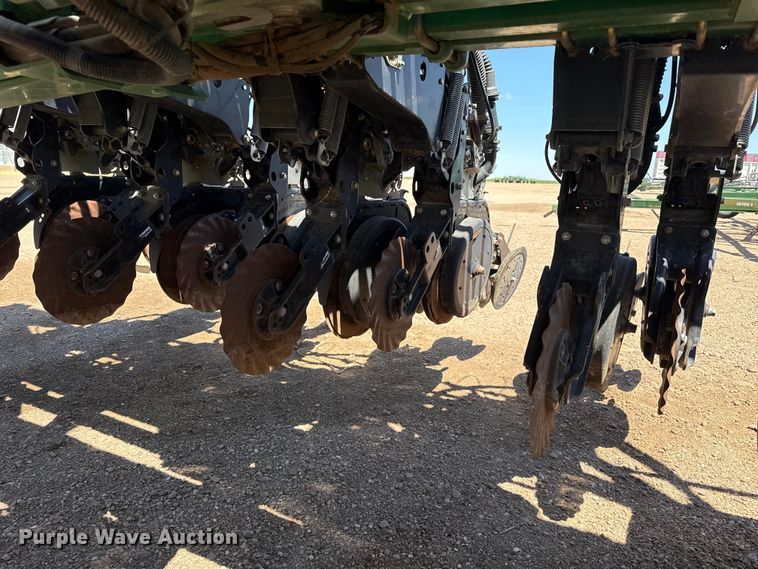 image for item DS6822 2010 Great Plains YP3025A-24TR twin row air seeder
