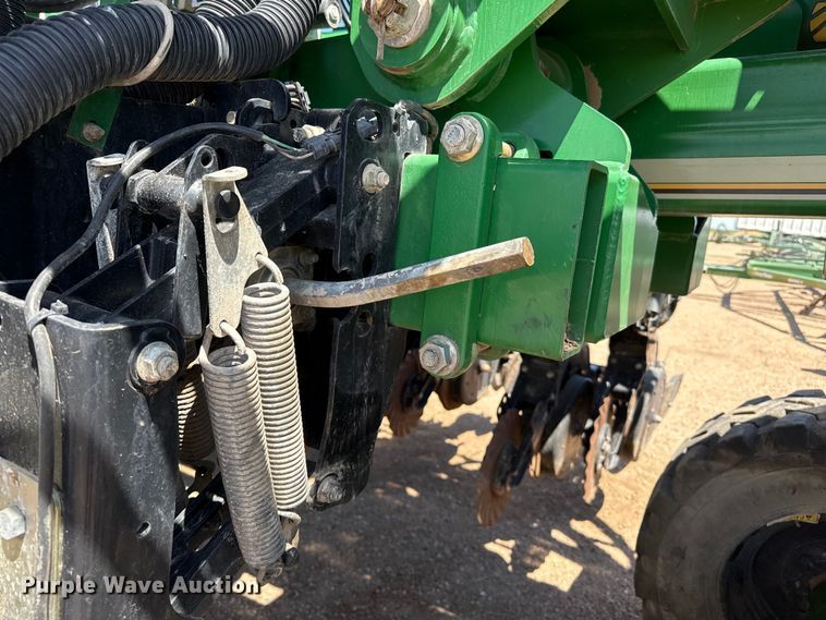 image for item DS6822 2010 Great Plains YP3025A-24TR twin row air seeder
