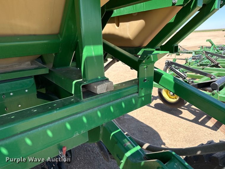 image for item DS6822 2010 Great Plains YP3025A-24TR twin row air seeder