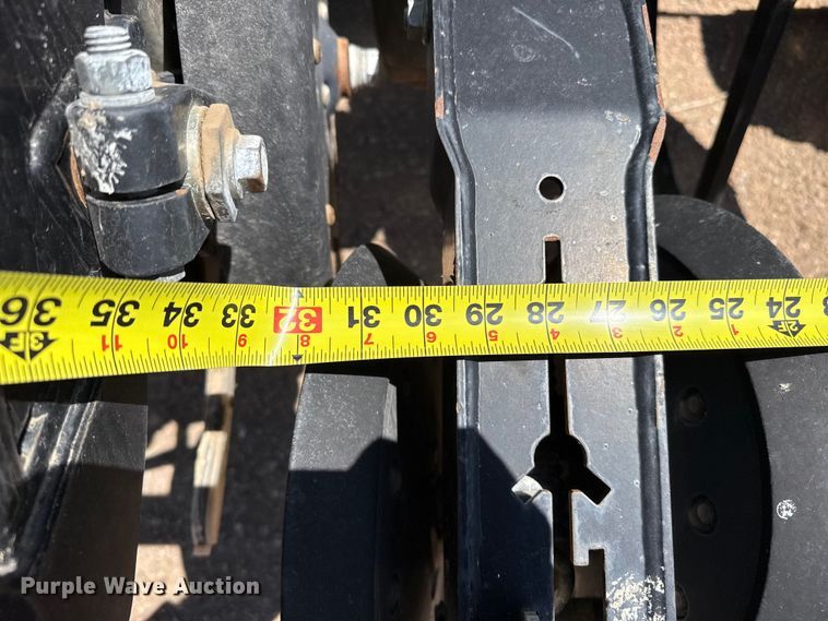 image for item DS6822 2010 Great Plains YP3025A-24TR twin row air seeder
