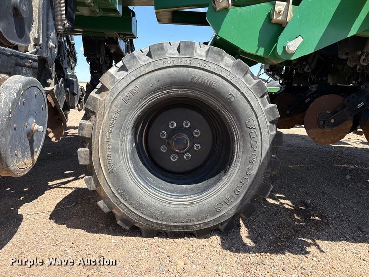 image for item DS6822 2010 Great Plains YP3025A-24TR twin row air seeder
