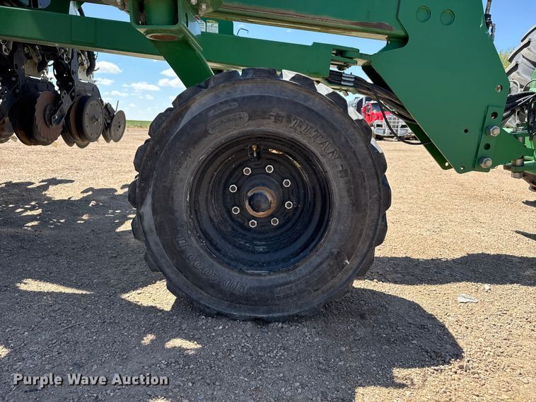 image for item DS6822 2010 Great Plains YP3025A-24TR twin row air seeder