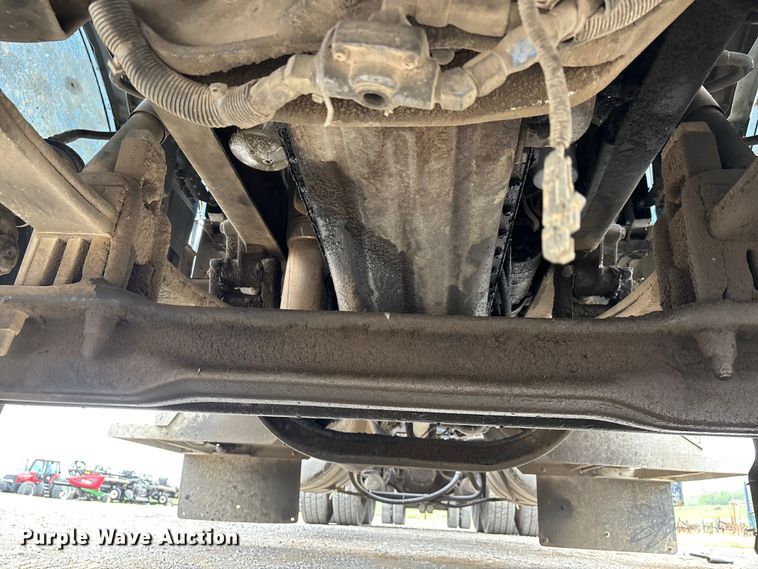 image for item DT0182 1989 Peterbilt 379 semi truck