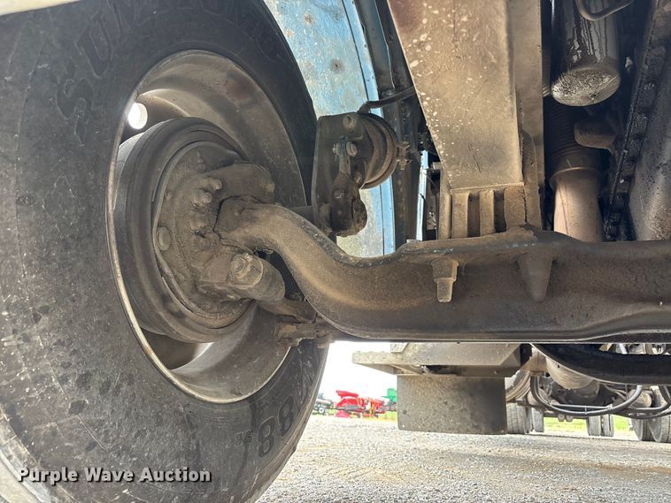 image for item DT0182 1989 Peterbilt 379 semi truck