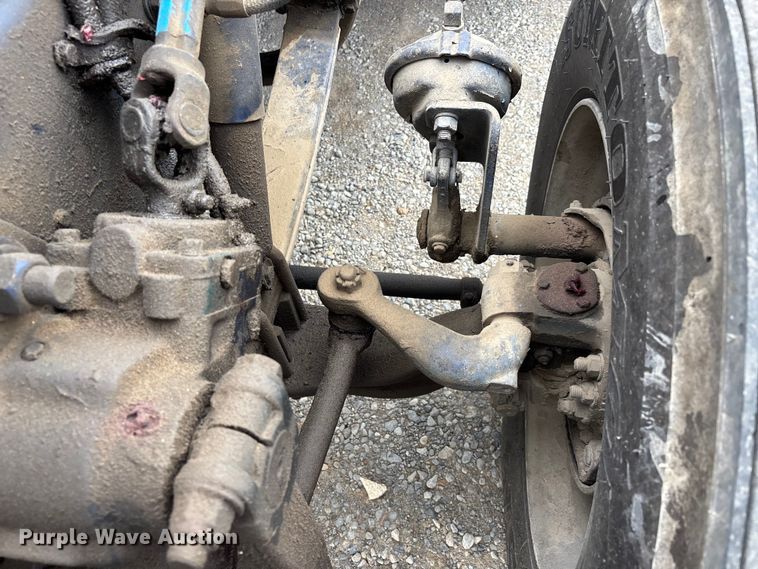 image for item DT0182 1989 Peterbilt 379 semi truck