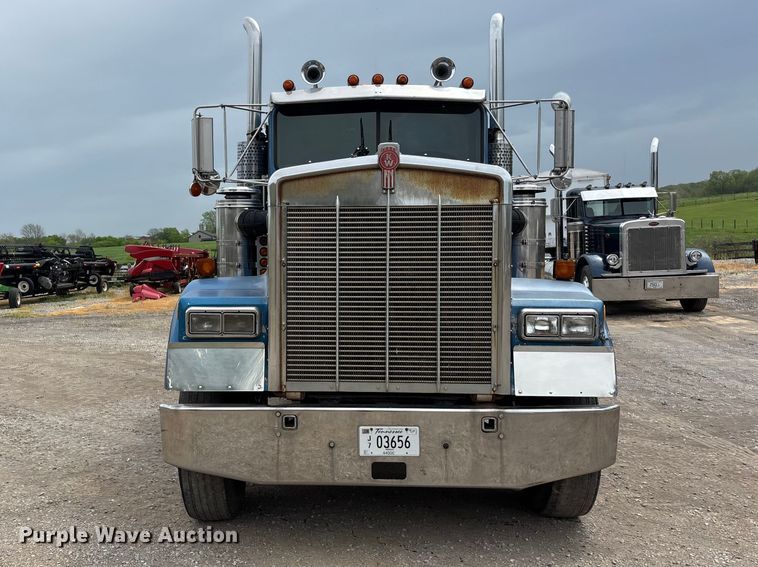 image for item DT0183 1988 Kenworth W90 flatbed truck