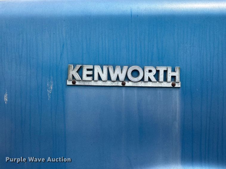 image for item DT0183 1988 Kenworth W90 flatbed truck