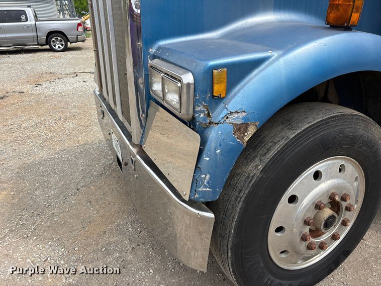 image for item DT0183 1988 Kenworth W90 flatbed truck