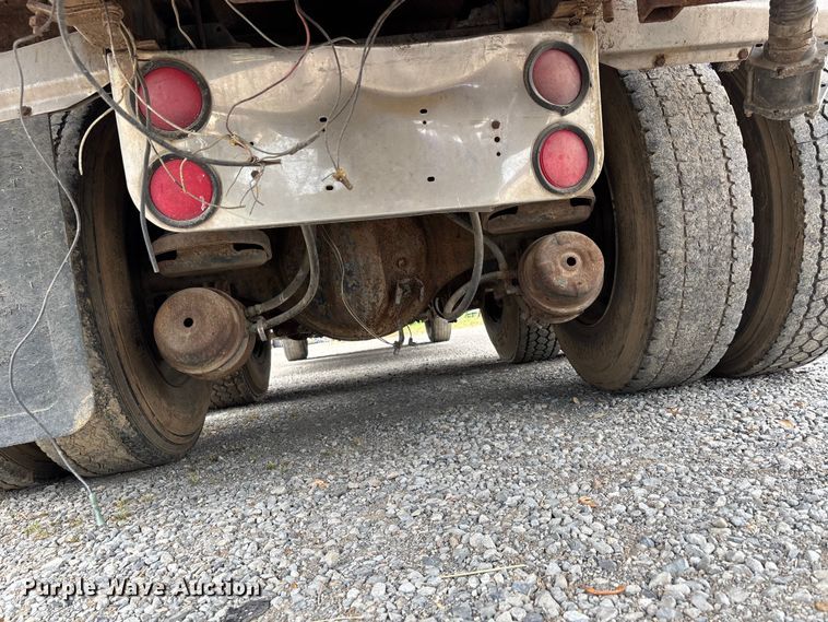 image for item DT0183 1988 Kenworth W90 flatbed truck