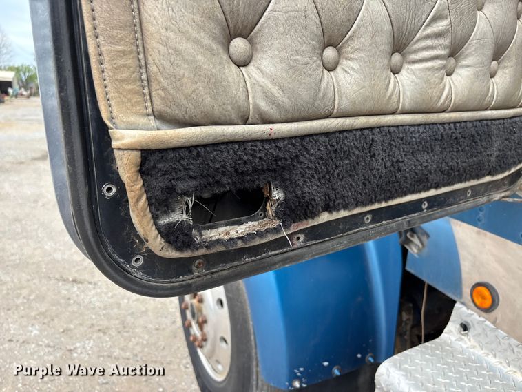 image for item DT0183 1988 Kenworth W90 flatbed truck