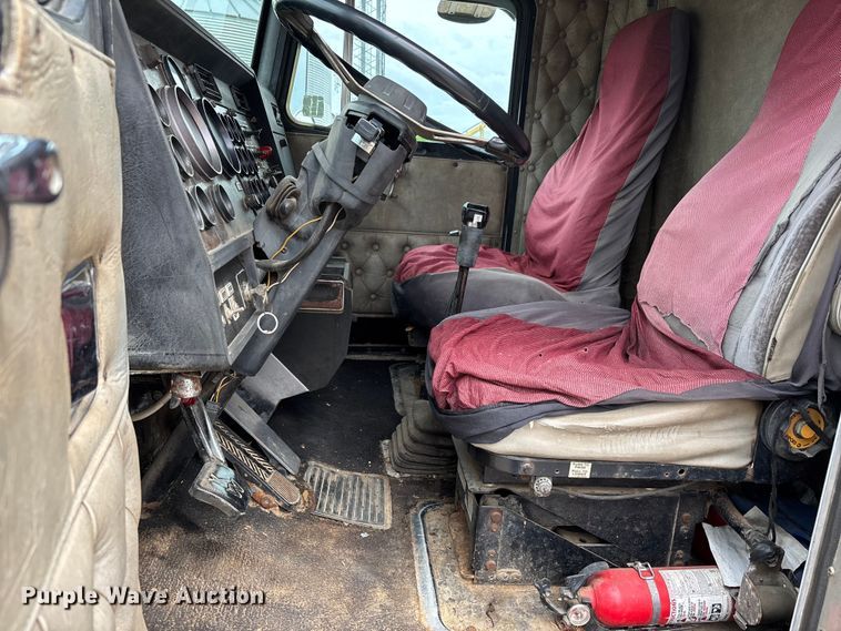 image for item DT0183 1988 Kenworth W90 flatbed truck