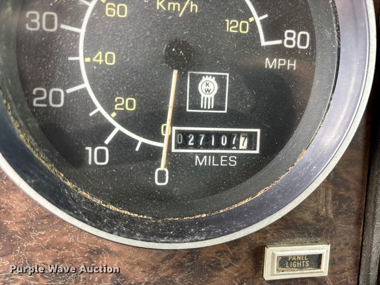 image for item DT0183 1988 Kenworth W90 flatbed truck