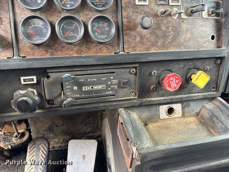 image for item DT0183 1988 Kenworth W90 flatbed truck