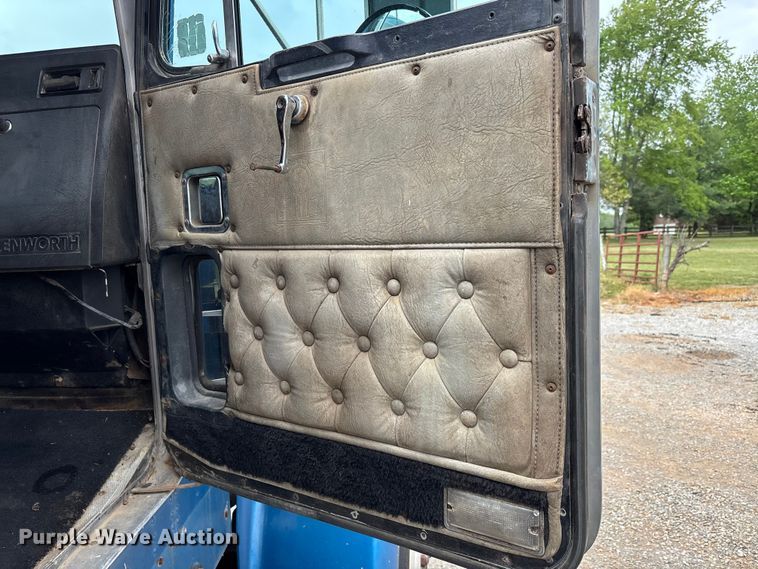 image for item DT0183 1988 Kenworth W90 flatbed truck