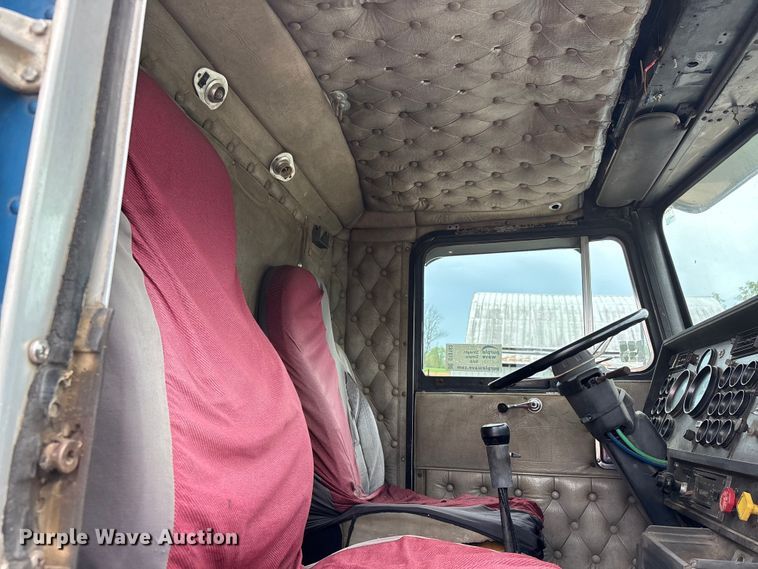 image for item DT0183 1988 Kenworth W90 flatbed truck