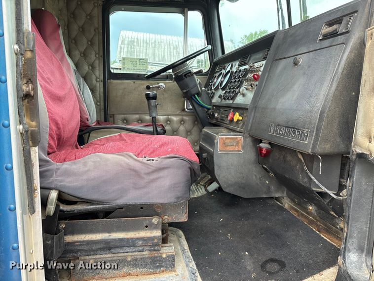 image for item DT0183 1988 Kenworth W90 flatbed truck