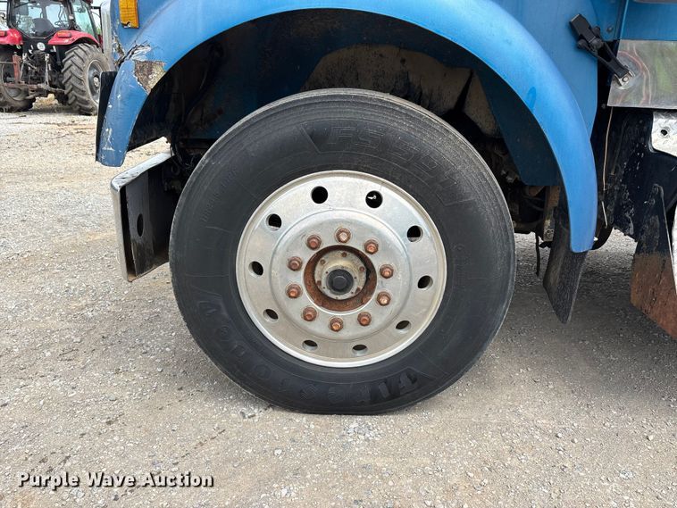 image for item DT0183 1988 Kenworth W90 flatbed truck