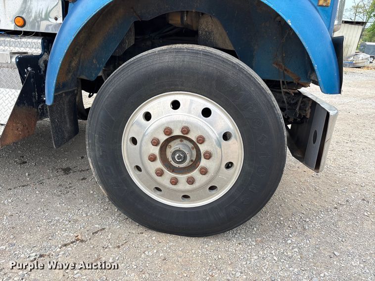 image for item DT0183 1988 Kenworth W90 flatbed truck