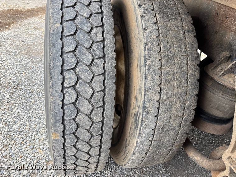 image for item DT0183 1988 Kenworth W90 flatbed truck