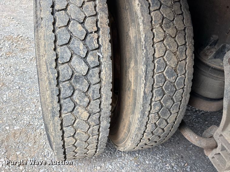 image for item DT0183 1988 Kenworth W90 flatbed truck