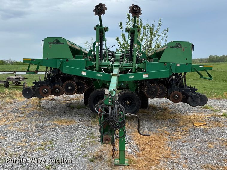 image for item DT0184 2014 Great Plains 2N-3010-4875 no-till grain drill