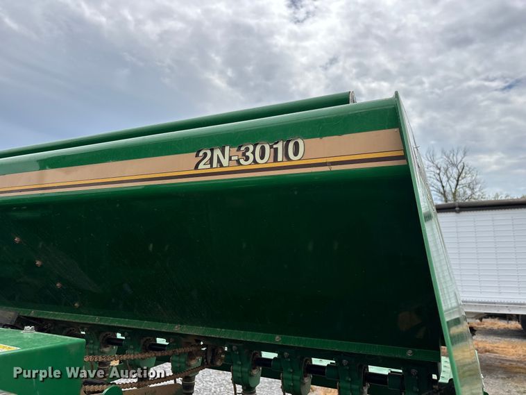 image for item DT0184 2014 Great Plains 2N-3010-4875 no-till grain drill