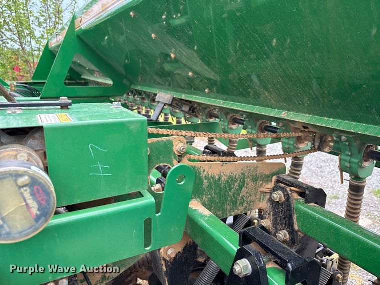 image for item DT0184 2014 Great Plains 2N-3010-4875 no-till grain drill