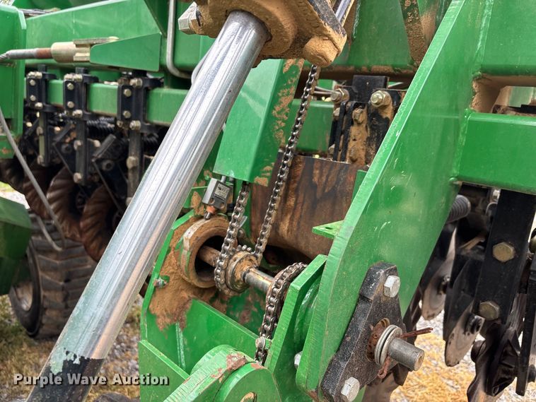 image for item DT0184 2014 Great Plains 2N-3010-4875 no-till grain drill