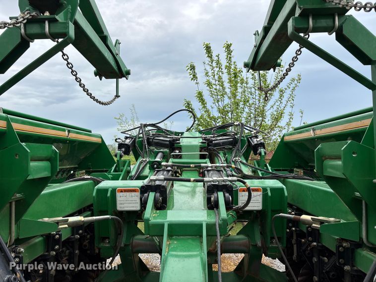 image for item DT0184 2014 Great Plains 2N-3010-4875 no-till grain drill