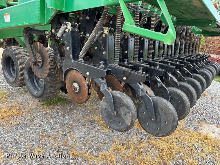 image for item DT0184 2014 Great Plains 2N-3010-4875 no-till grain drill
