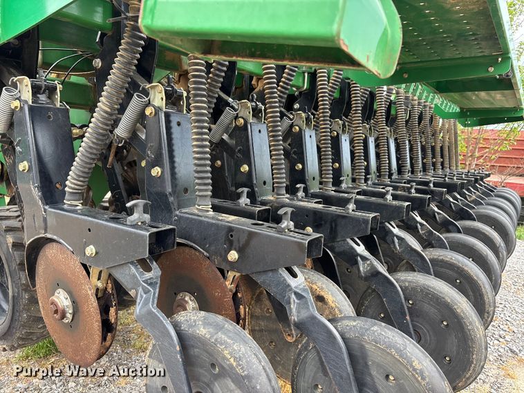 image for item DT0184 2014 Great Plains 2N-3010-4875 no-till grain drill