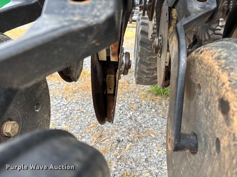 image for item DT0184 2014 Great Plains 2N-3010-4875 no-till grain drill