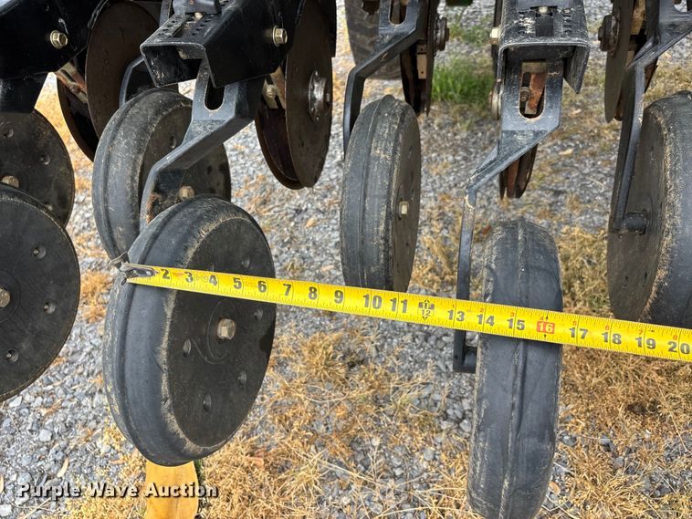 image for item DT0184 2014 Great Plains 2N-3010-4875 no-till grain drill