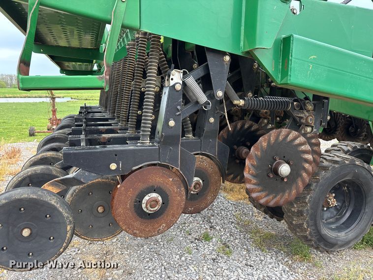 image for item DT0184 2014 Great Plains 2N-3010-4875 no-till grain drill