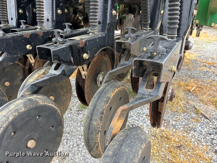 image for item DT0184 2014 Great Plains 2N-3010-4875 no-till grain drill