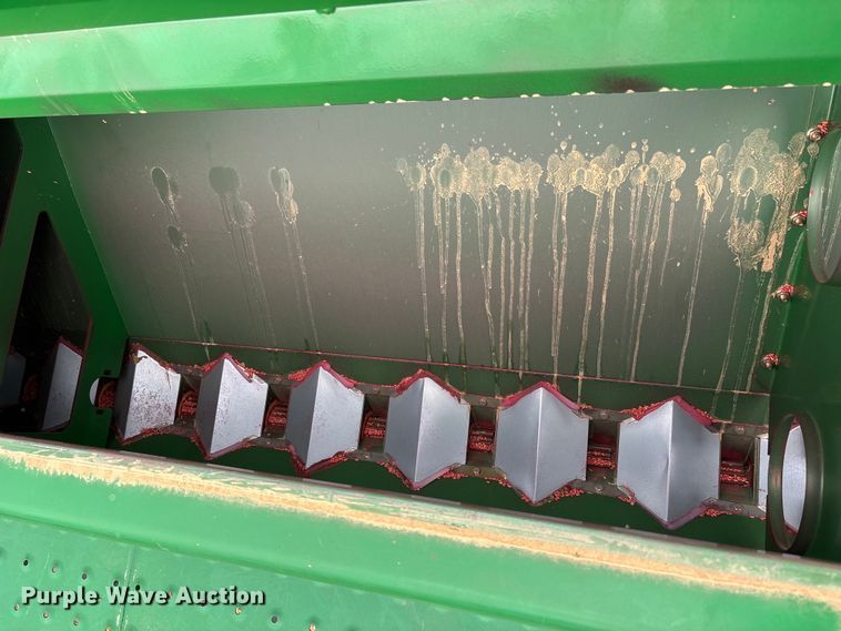 image for item DT0184 2014 Great Plains 2N-3010-4875 no-till grain drill