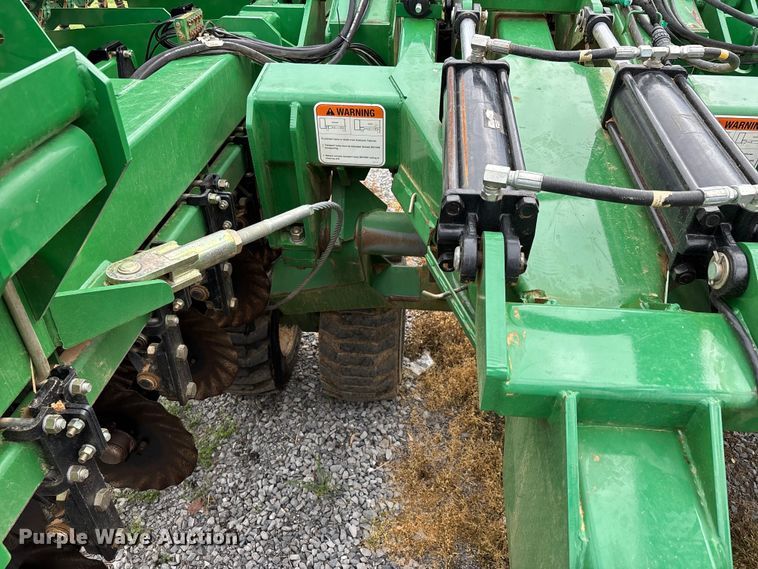 image for item DT0184 2014 Great Plains 2N-3010-4875 no-till grain drill