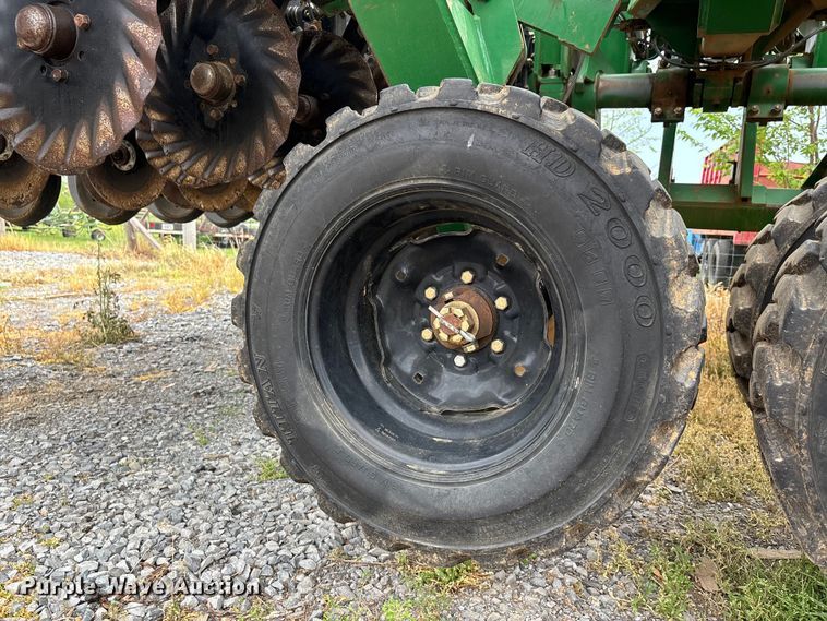 image for item DT0184 2014 Great Plains 2N-3010-4875 no-till grain drill