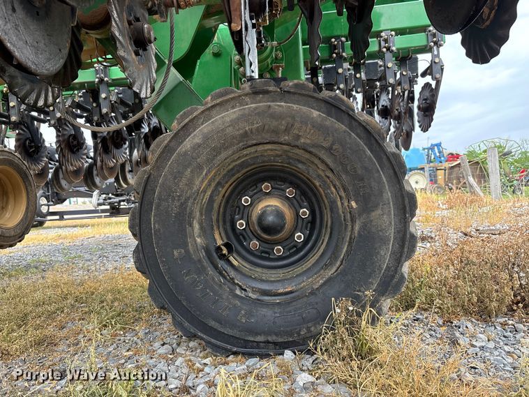 image for item DT0184 2014 Great Plains 2N-3010-4875 no-till grain drill