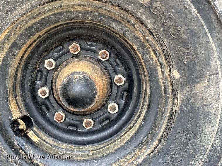 image for item DT0184 2014 Great Plains 2N-3010-4875 no-till grain drill