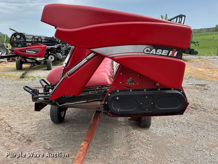 image for item DT0185 2008 Case IH 3412 corn head