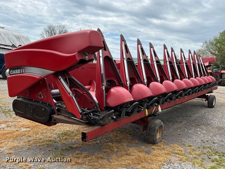 image for item DT0185 2008 Case IH 3412 corn head