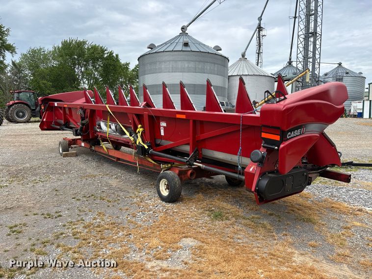 image for item DT0185 2008 Case IH 3412 corn head